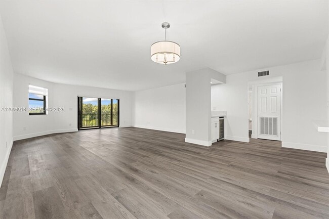 Building Photo - 16171 Blatt Blvd