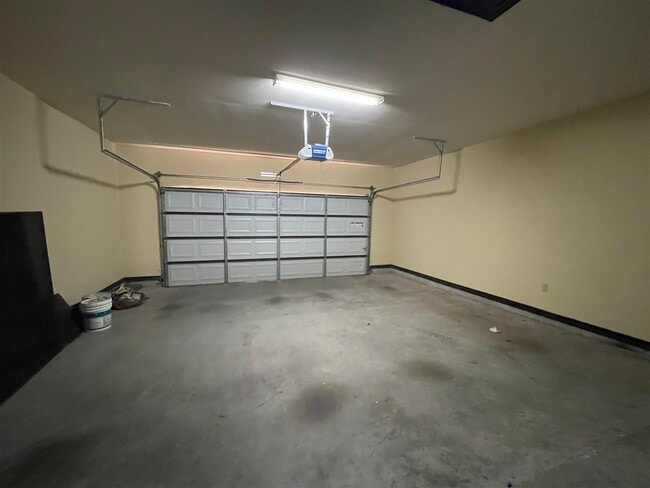 Building Photo - 3122 Rosco Dr