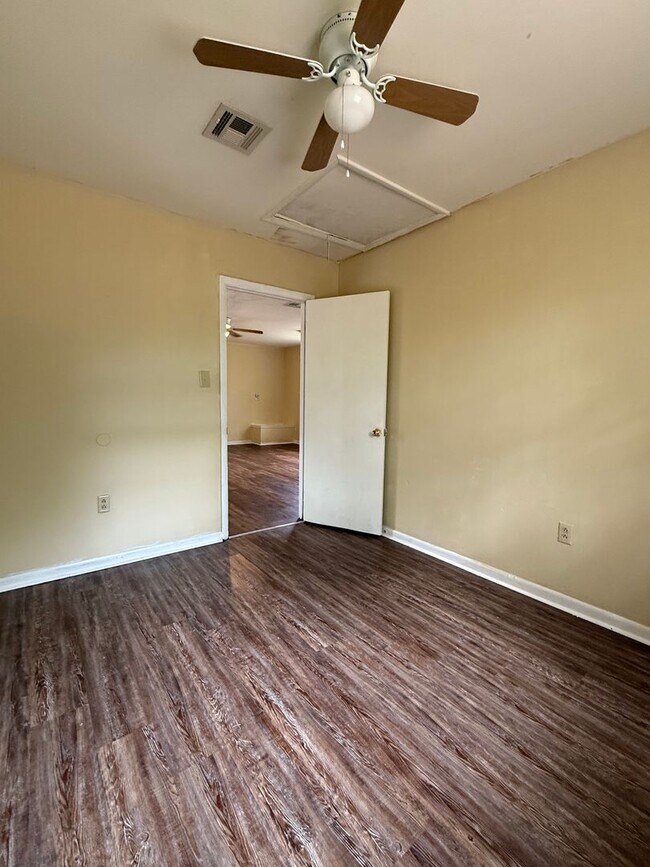 Building Photo - Room To Stretch