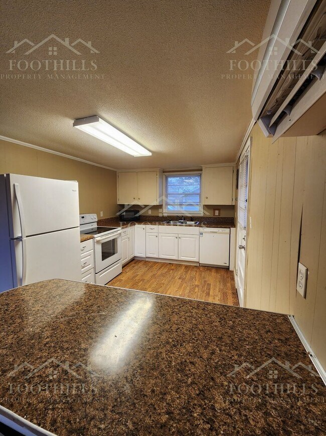 Building Photo - 202 William St