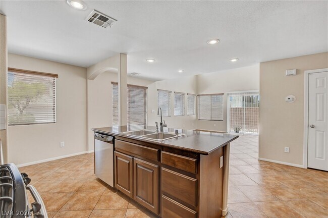 Building Photo - 2780 Kona Crest Ave