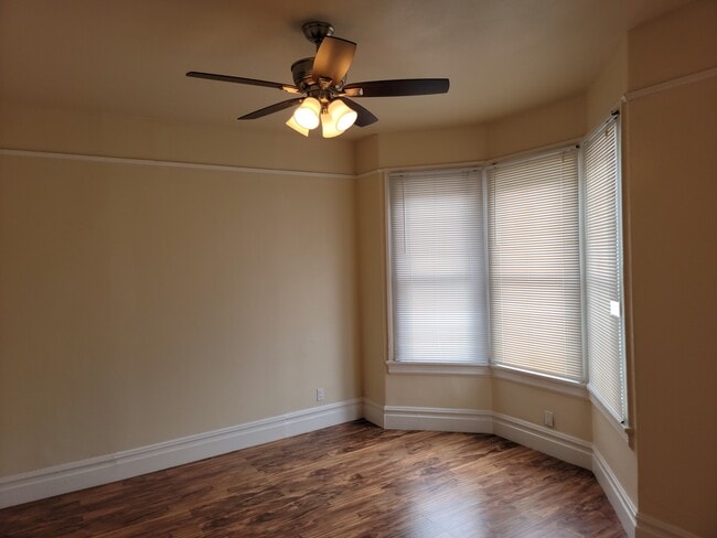 LIVING - 3394 24th St