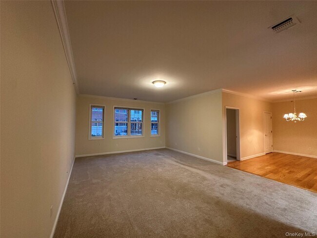 Building Photo - 75 Quaker Ave