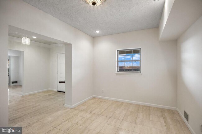 Building Photo - 6072 Main St