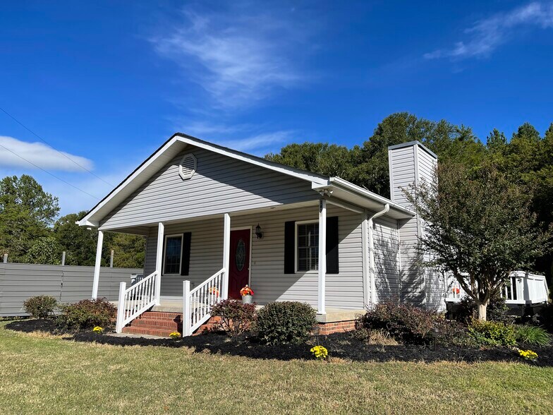 Building Photo - 1619 Cedar Rock Church Rd