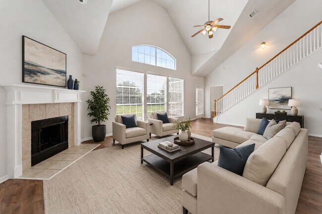 Building Photo - 21915 Sunvolt Ct