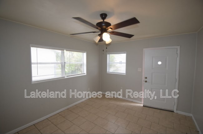 Building Photo - 1213 W Patterson St