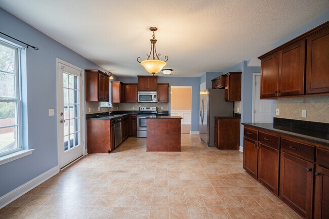 Building Photo - 157 Outpost Trl