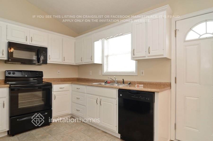 Building Photo - 295 Claremont Dr