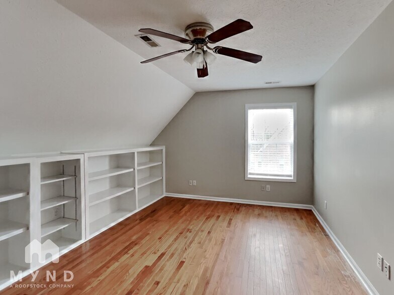 Building Photo - 364 Old Glory Ln