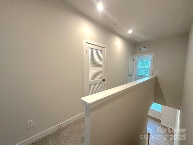 Building Photo - 460 Spearfield Ln