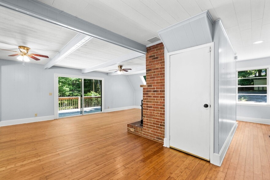 Building Photo - 864 Trojan Horse Cir