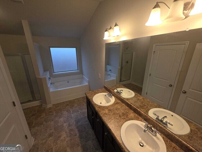 Building Photo - 180 Parkview Pl Dr