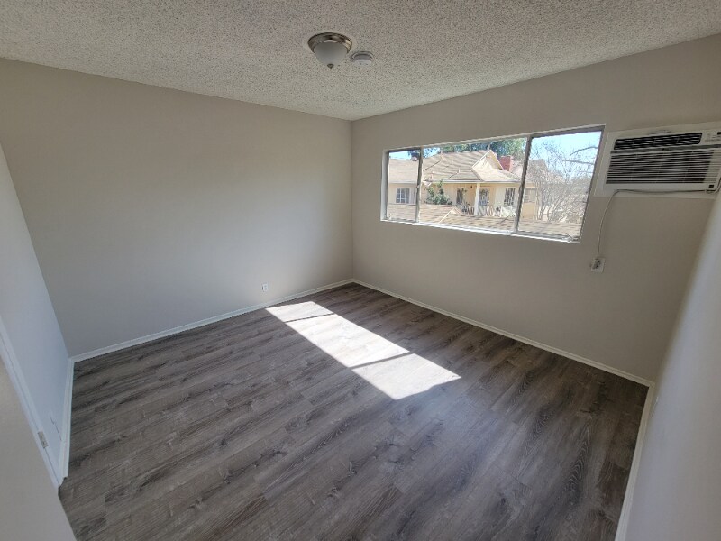 Building Photo - 13531 Wyandotte St