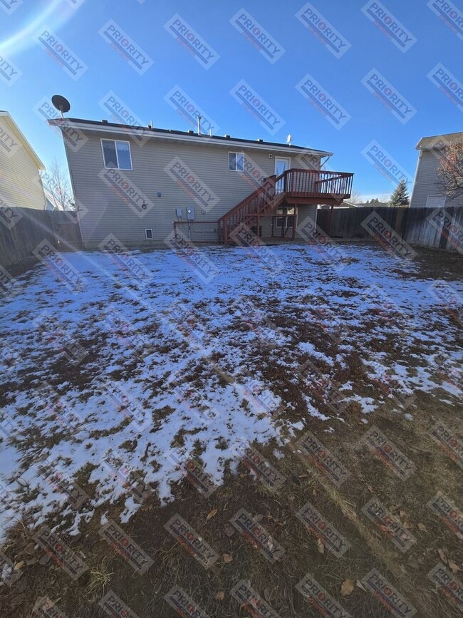Building Photo - Single Family Home with 4 Bedrooms