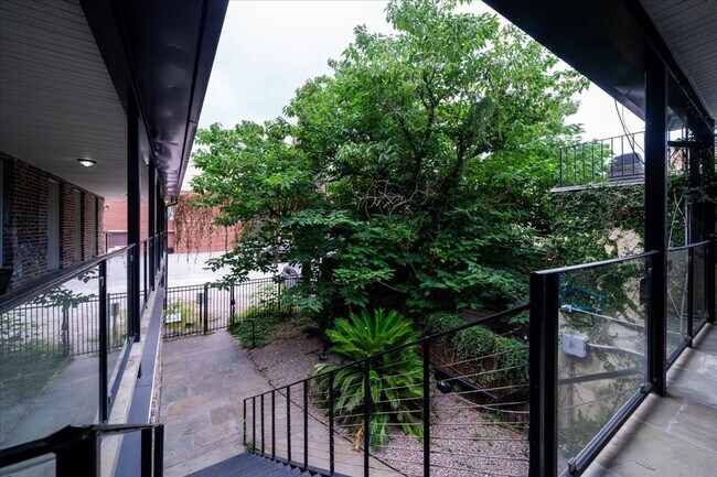 Building Photo - Fully Furnished Downtown Rental Available June 1st!!!