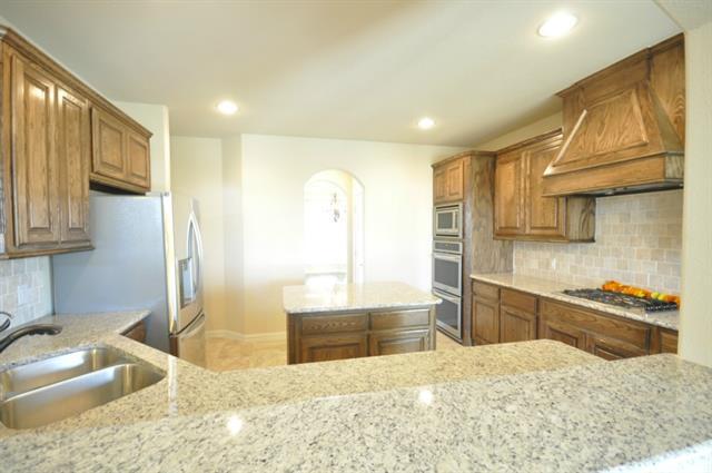Building Photo - 600 Falcon Dr
