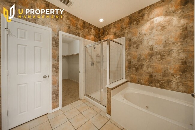 Building Photo - Sweet townhome in the heart of Plano