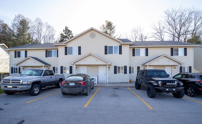 Building Photo - 3797 Vale Dr