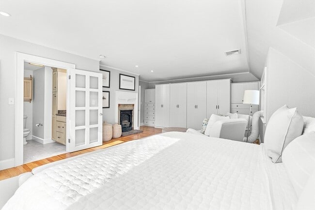 Building Photo - 23 Jefferson Rd