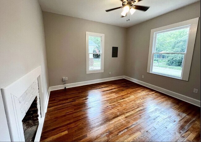 Building Photo - 209 S Fulton St