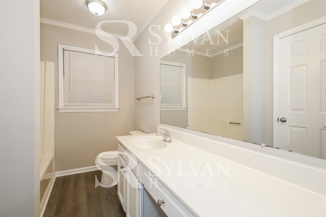 Building Photo - Enjoy living the good life in this 3 bedroom, 2.5 bathroom home