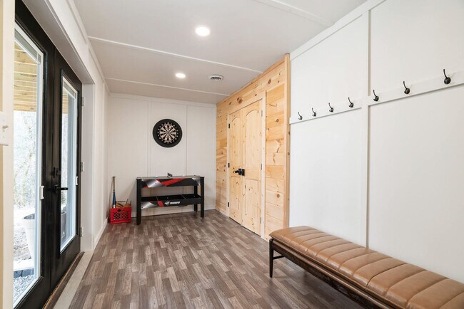 Building Photo - 928 Ditney Way