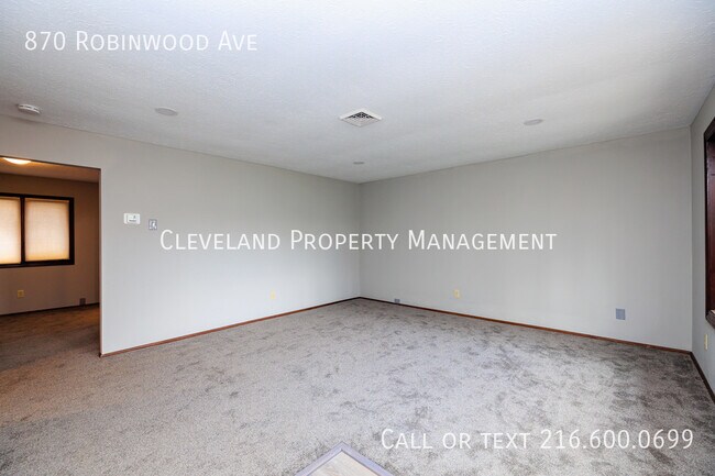 Building Photo - 870 Robinwood Ave
