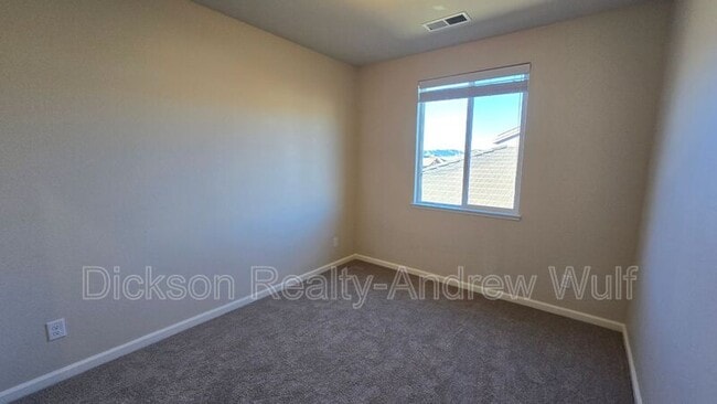 Building Photo - 7052 Diversey Dr