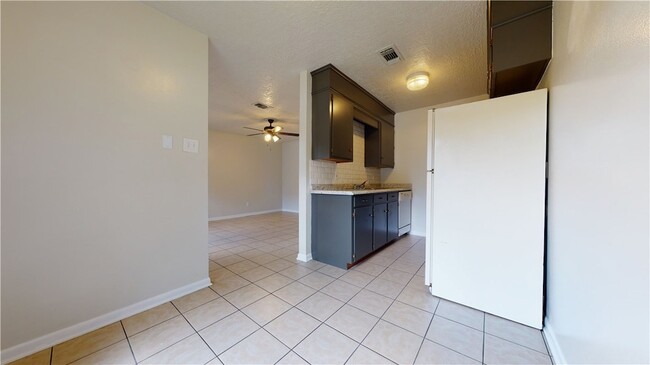 Building Photo - 814 Concho Pl