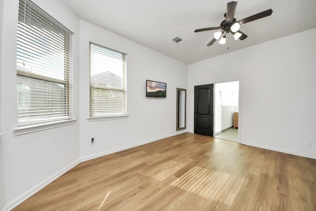 Building Photo - 17010 Upper Ridge Ln