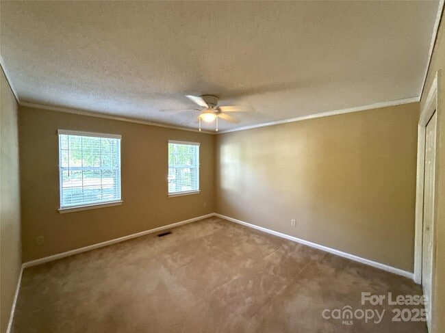 Building Photo - 12823 Diamond Dr