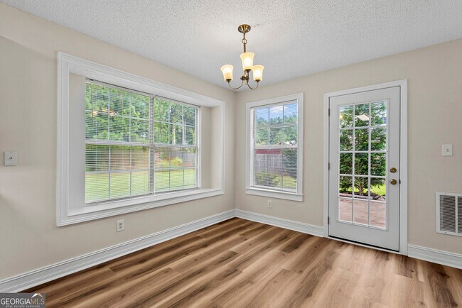 Building Photo - 116 Summer Leigh Dr