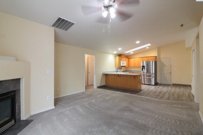 Building Photo - 3 Bed/2 bath Home in West Pasco