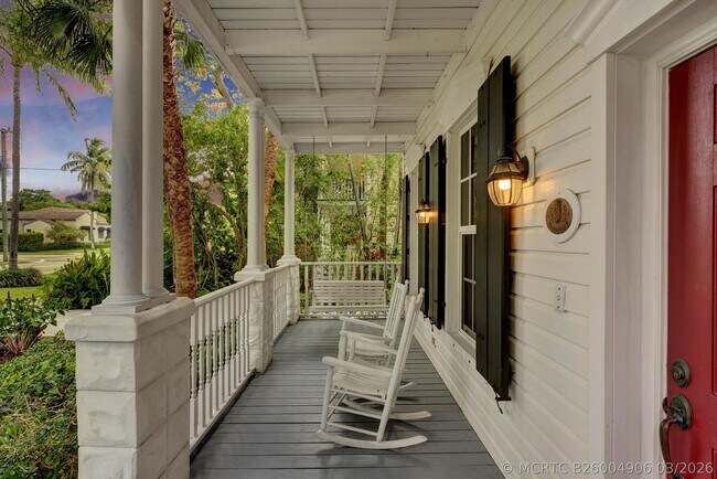 Building Photo - 306 N Swinton Ave