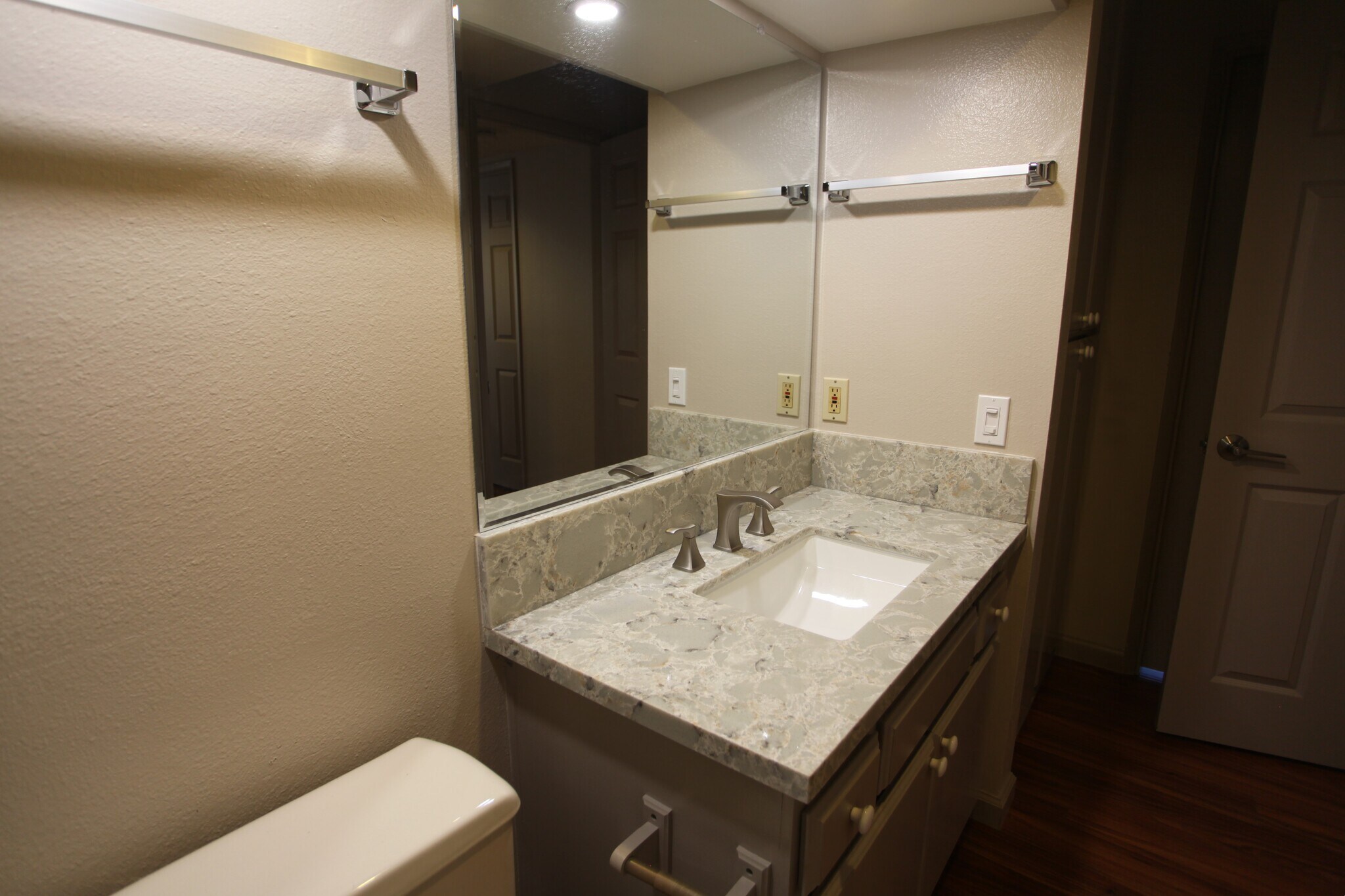 Master Bath - 2001 Lakeridge Cir