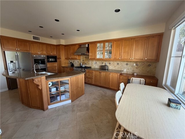 Building Photo - 3 Pavona