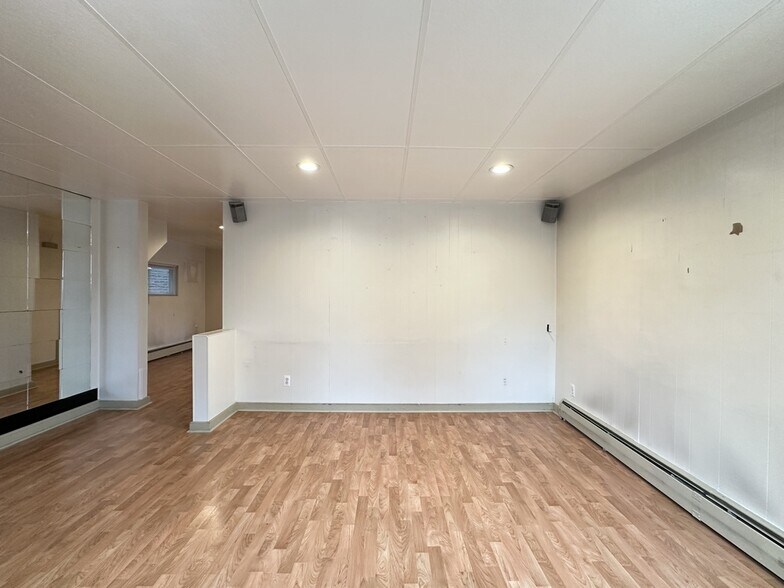 Building Photo - 3734 W Wabansia Ave