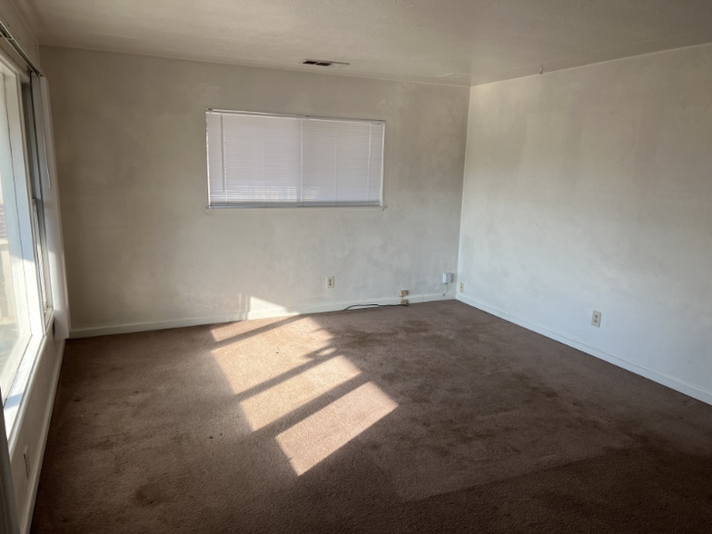 Building Photo - 2700 Whitcomb Way