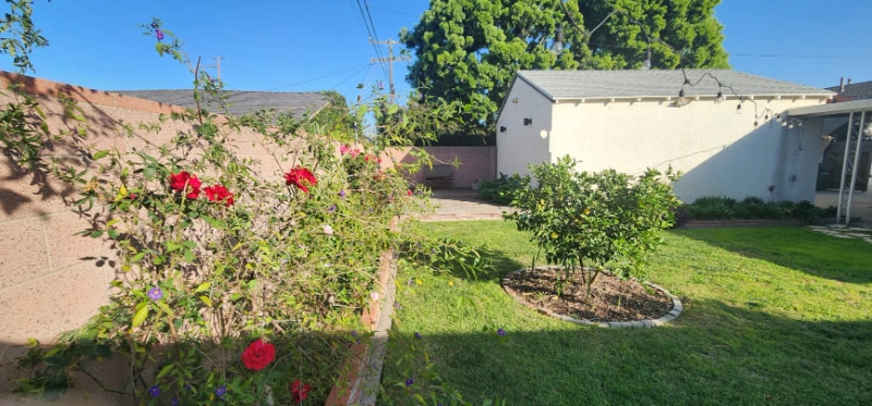 Building Photo - 4923 W 121st St