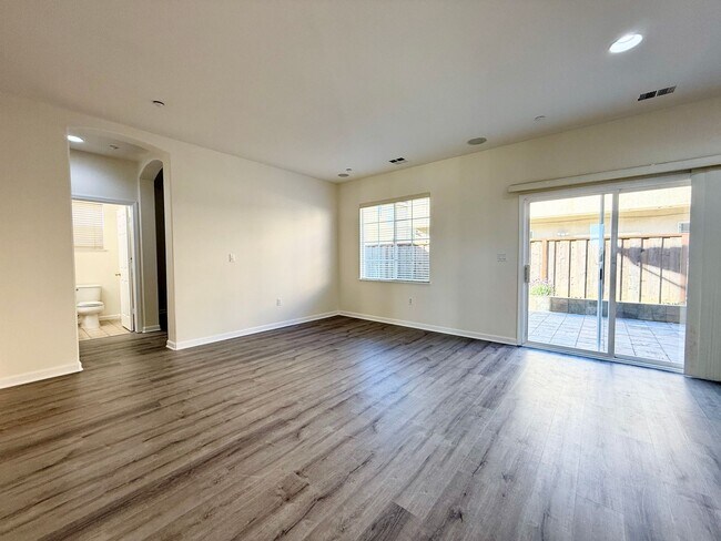 Building Photo - Renovated Coastal Home with NEW Kitchen and a Spacious Layout