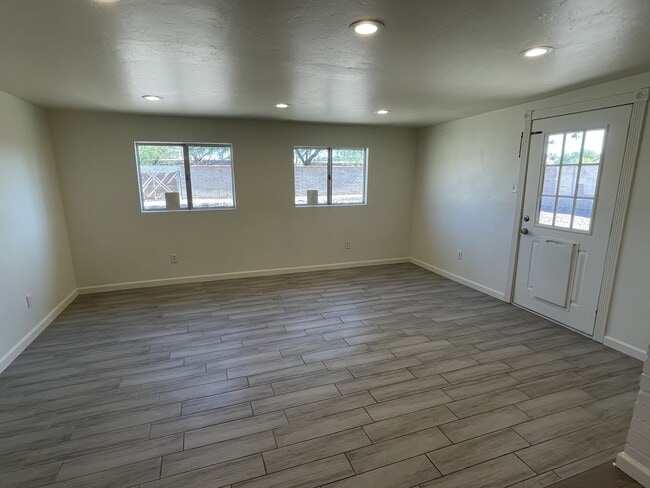 Building Photo - 7910 E 20th Pl