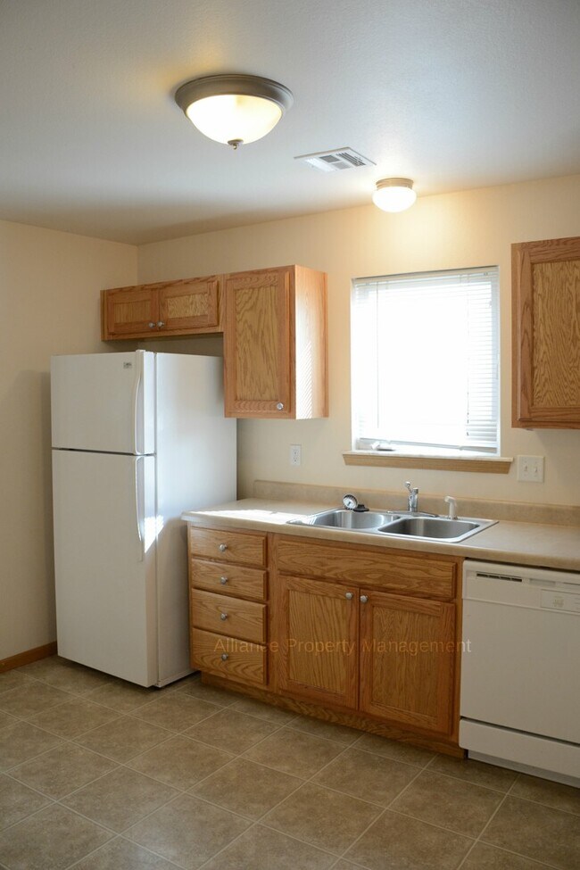 Building Photo - Vattier St. 928-30