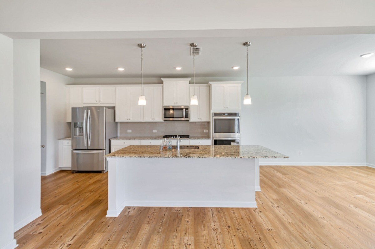 Building Photo - 220 Arwen Dr
