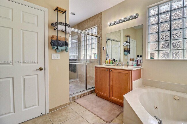 Building Photo - 1094 Grove Park Cir