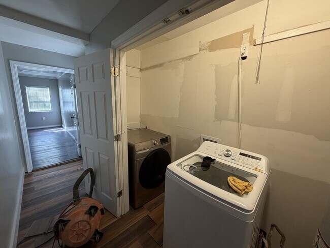 Building Photo - 3417 27th St