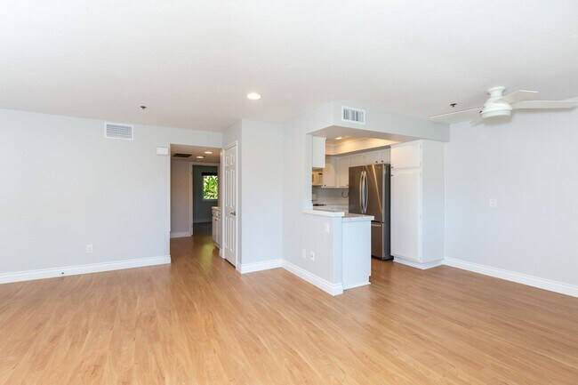 Building Photo - 2 Bed, 2 Bath Condo in Encinitas