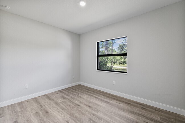 Building Photo - 1134 Sunrise Blvd
