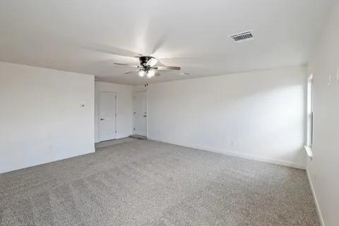 Building Photo - 7609 Woodford Ave