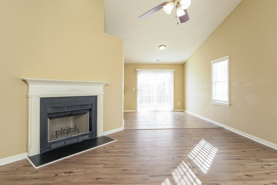 Building Photo - 229 Lucan Dr
